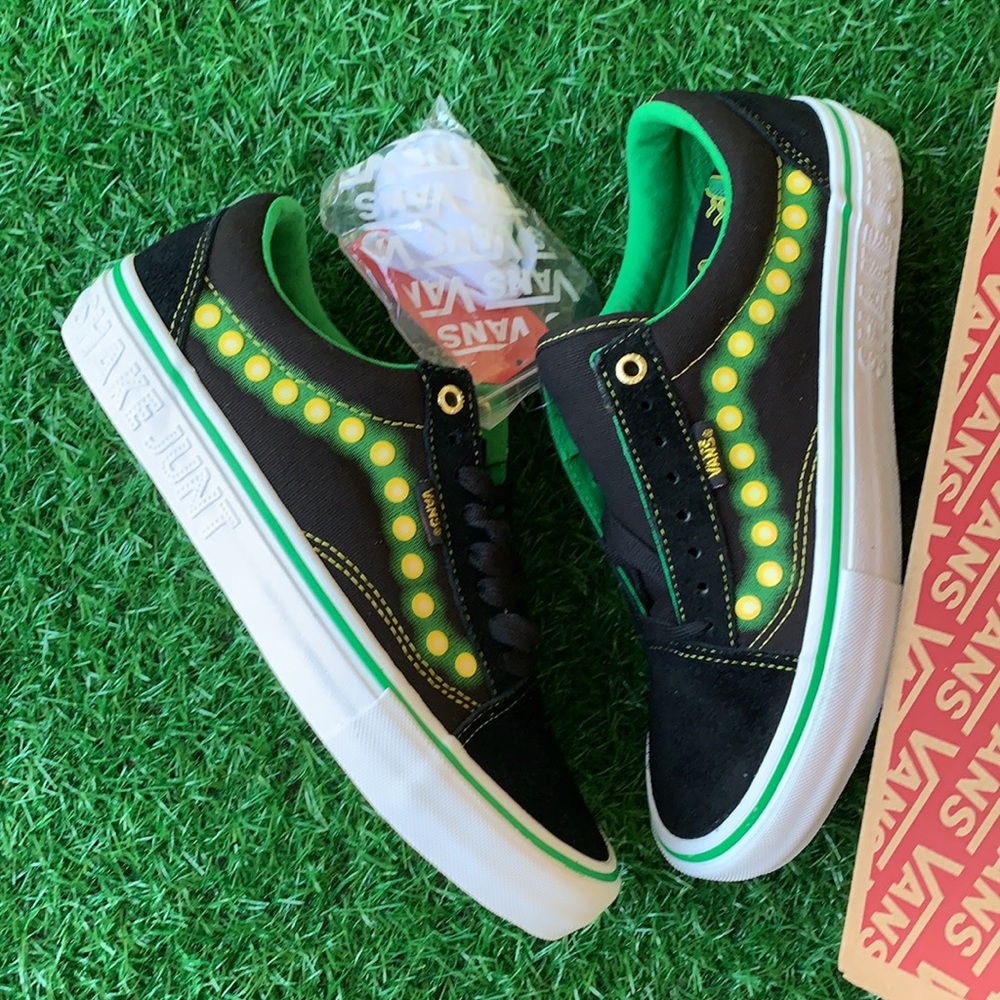 VANS OLD SKOOL PRO SHAKE JUNT Black/White WMNS - Picture 16 of 17